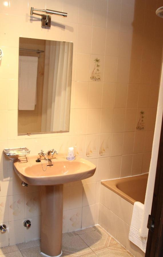 Hotel Puerta Nazari Orgiva Bilik gambar
